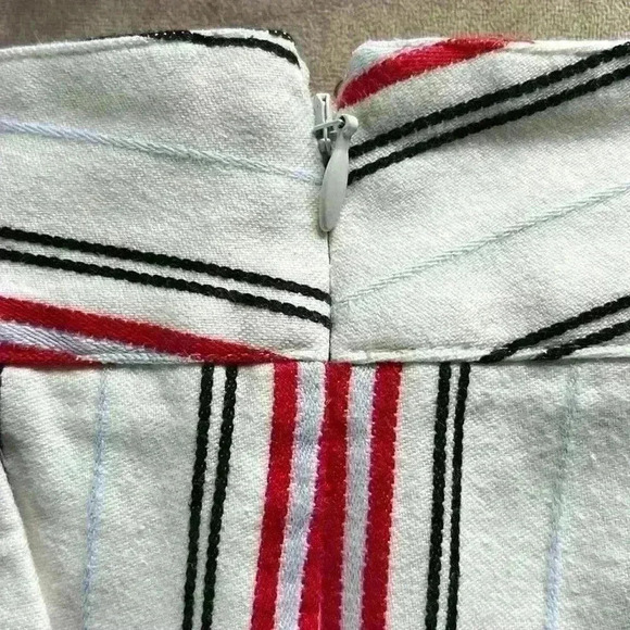 Loft Riviera striped black, white and red striped shorts Sz - 10 - Picture 4 of 6